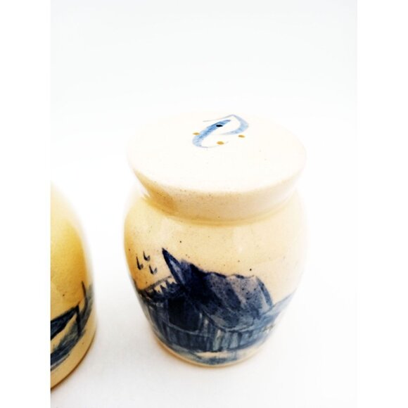 Salt & Pepper Shakers Pottery Stoneware Country Style Barn Scene Vintage 80s 3" - Picture 4 of 12